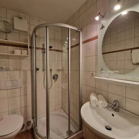 Waldquelle Vital Gaestehaus 招待所 埃伯巴赫